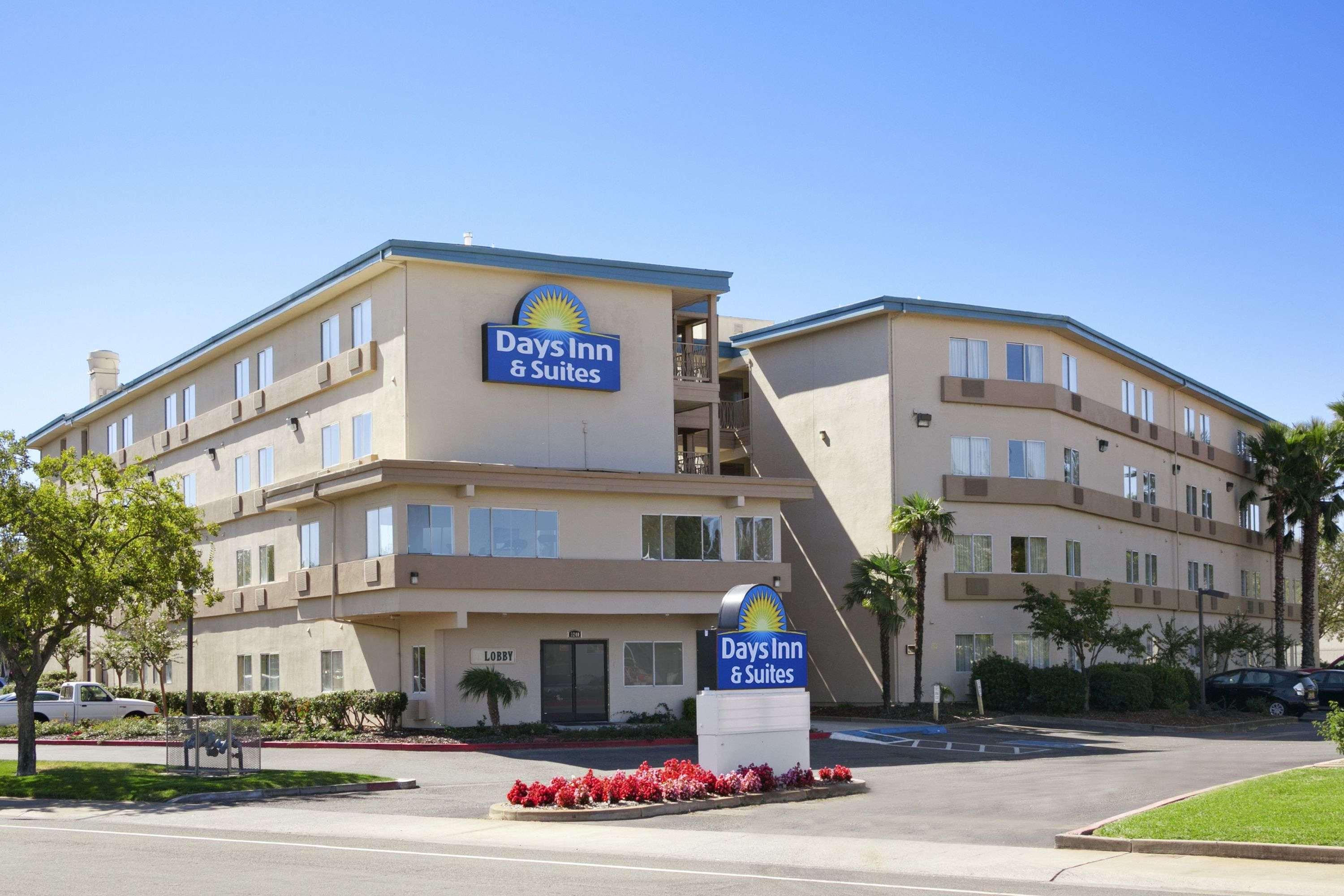 Days Inn & Suites By Wyndham Rancho Cordova Exterior photo