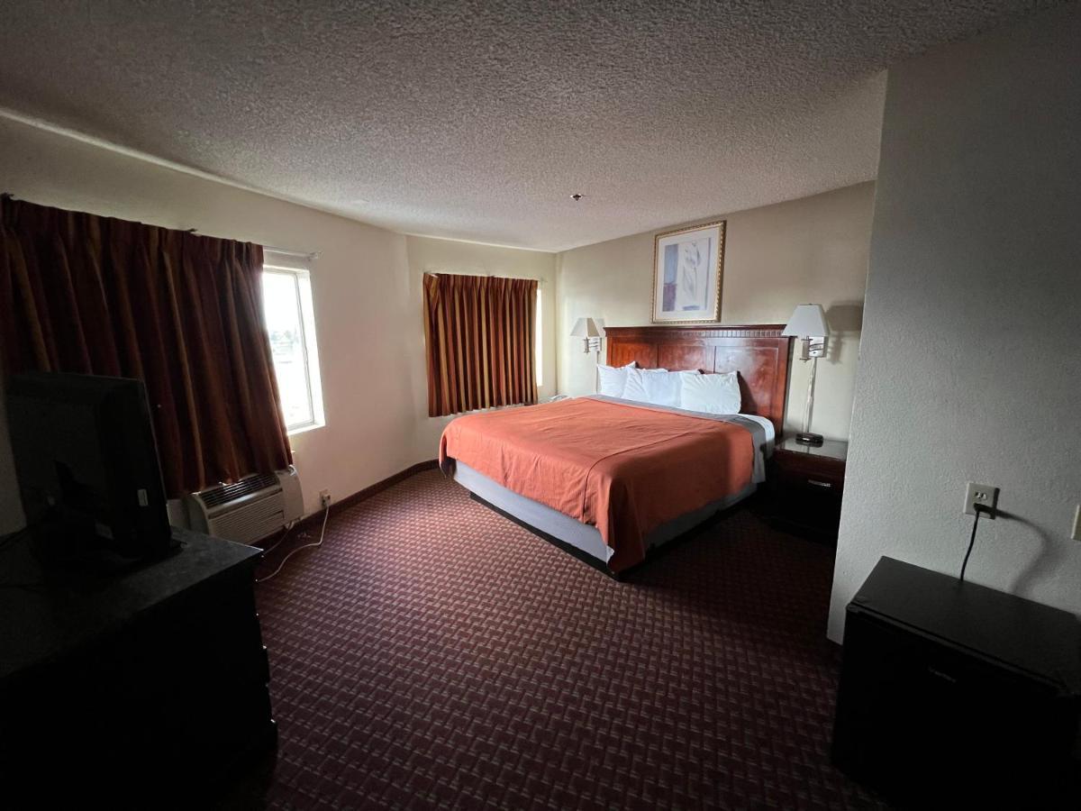 Days Inn & Suites By Wyndham Rancho Cordova Exterior photo
